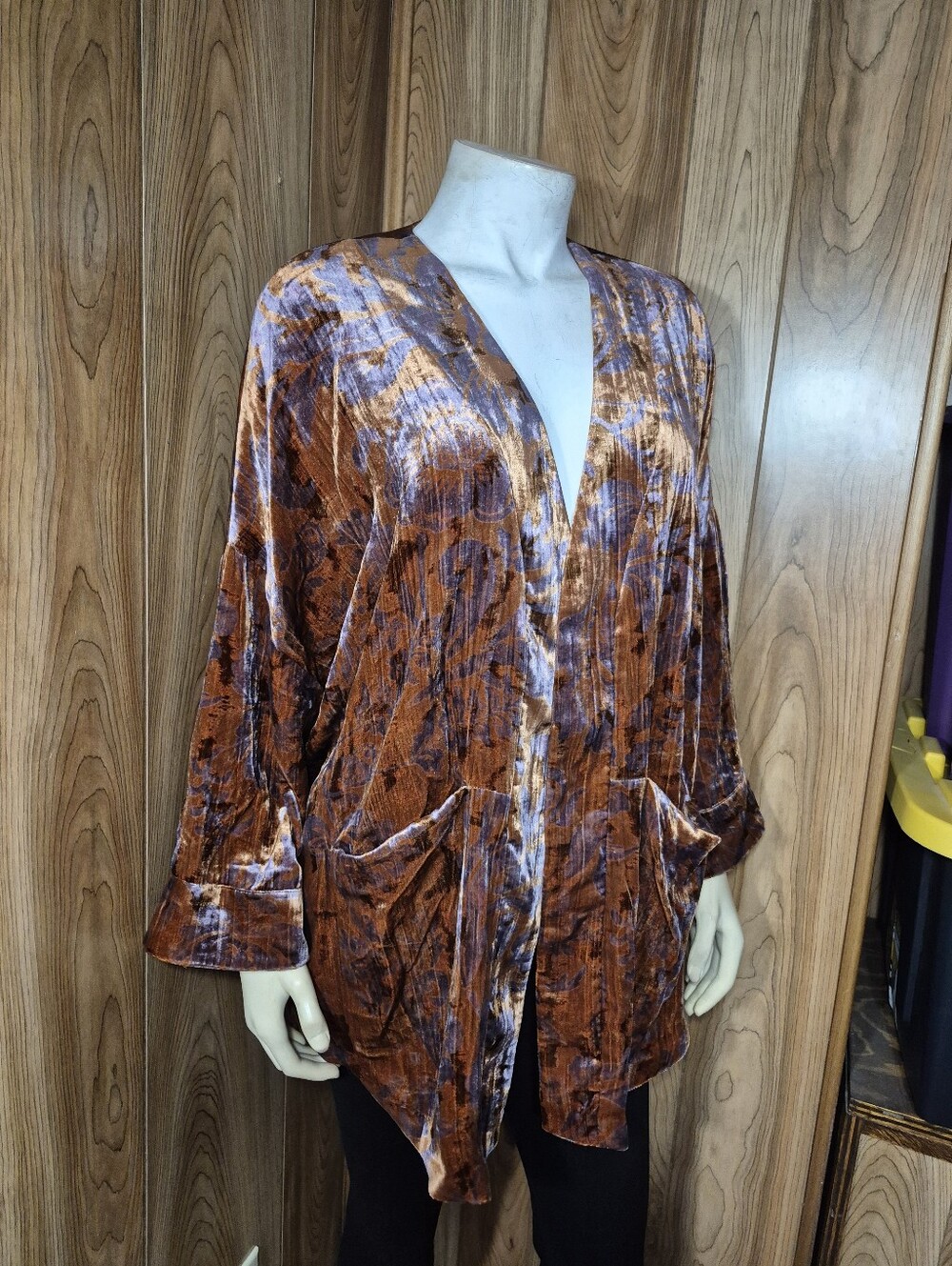 Anthropologie Esme velvet kimono jacket size S...great condition..no holes spots - Picture 2 of 6